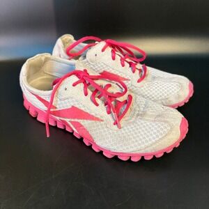 Reebok Running Shoes Lightweight Athletic Sneakers Hot Pink Accents 7.5